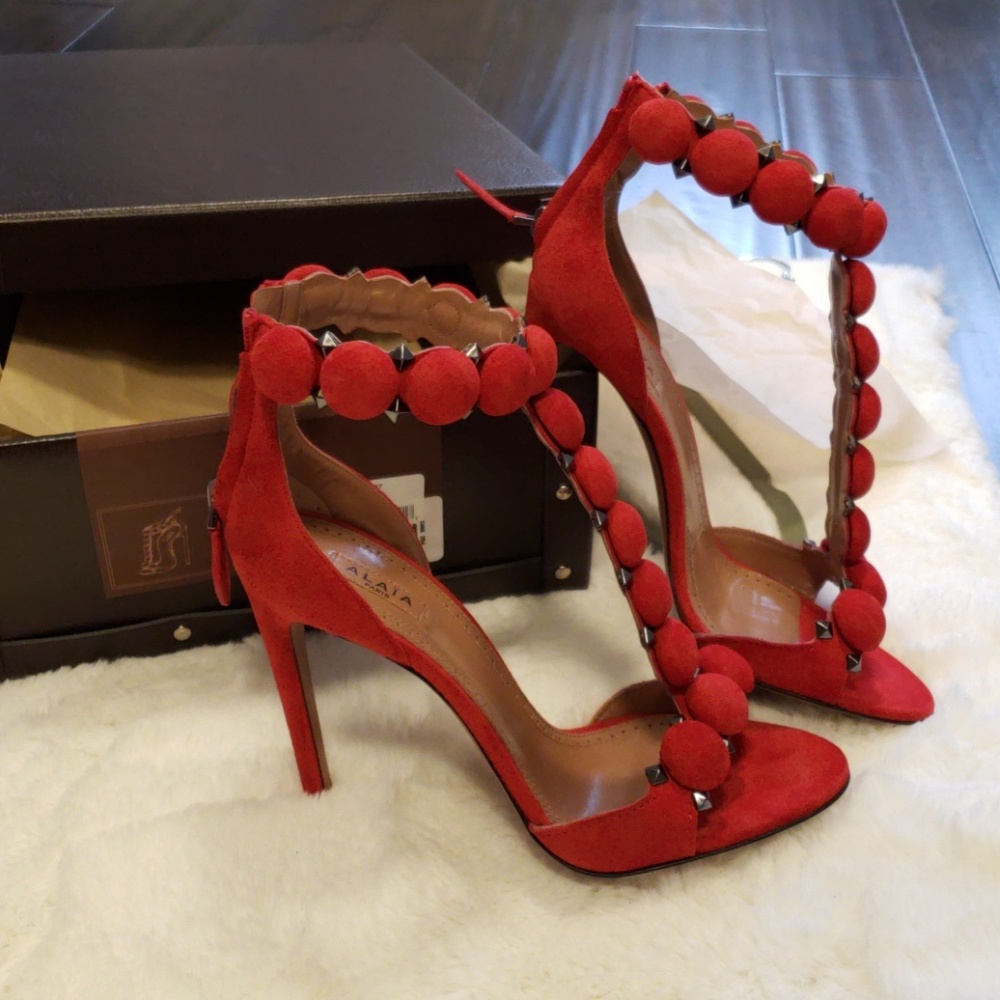red suede high heels - Picture 3 of 7